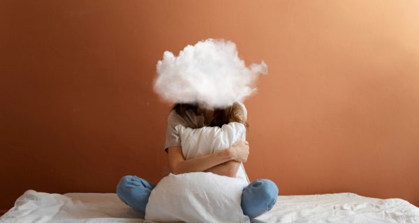 Kopf in den Wolken
